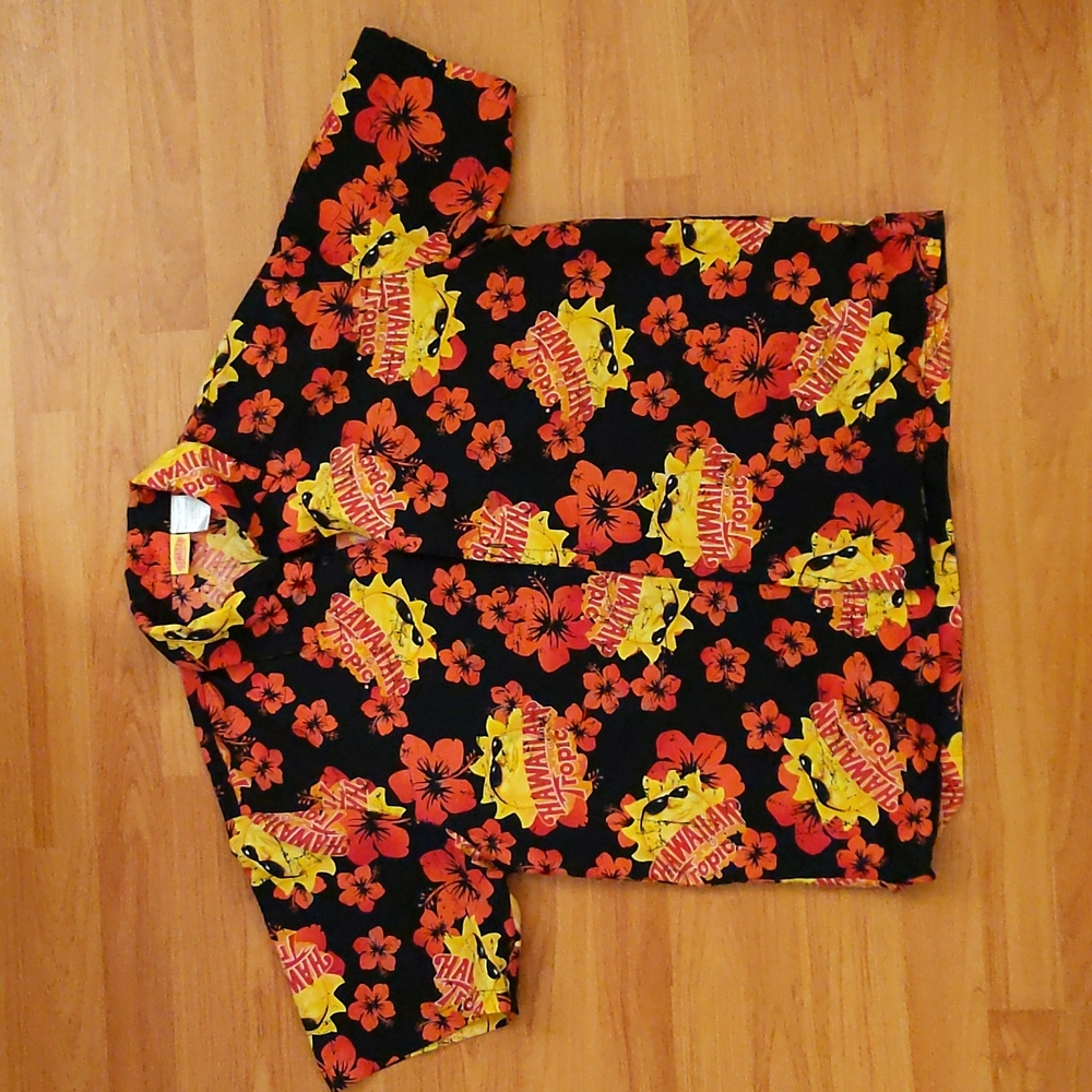 Hawaiian Tropic Shirt 😎 🌴